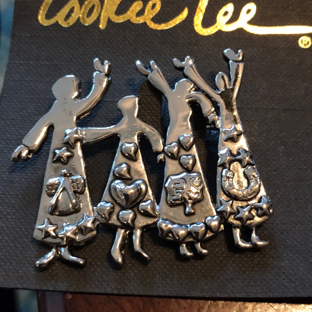 Cookie lee Brooche